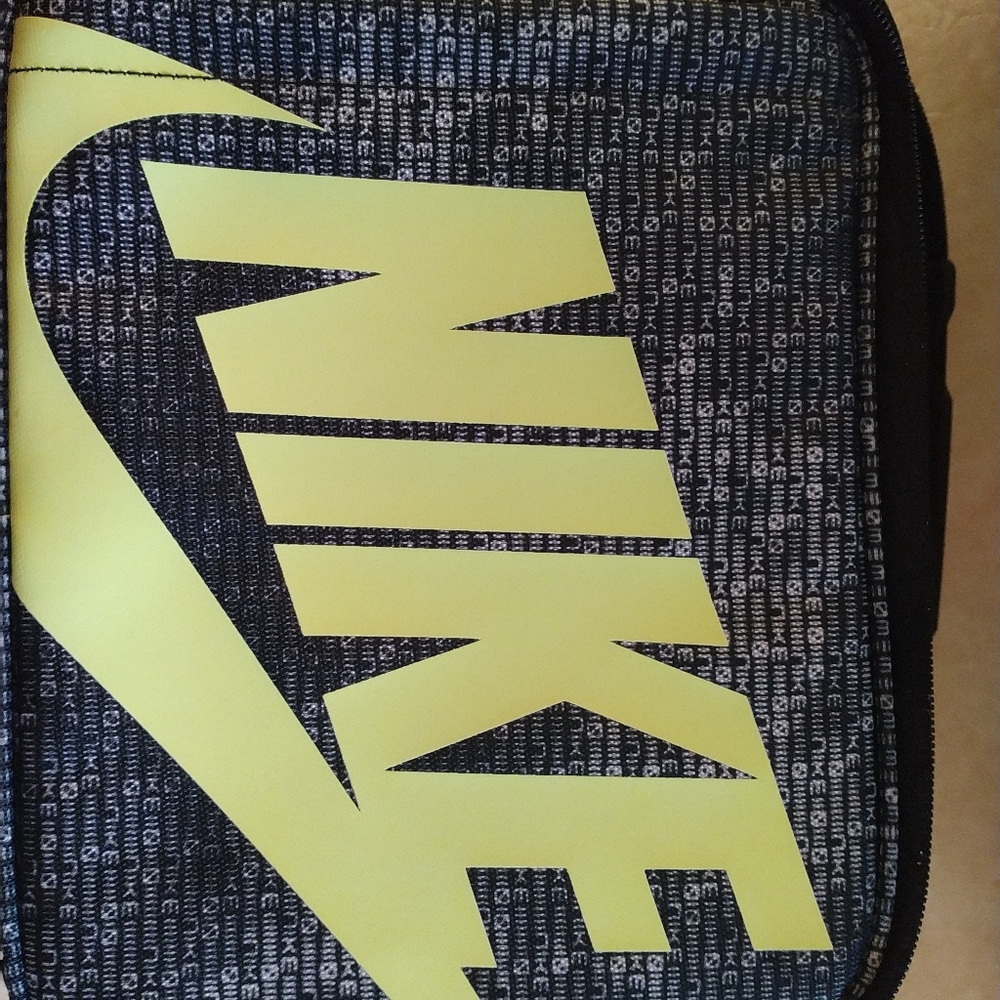 Nike Futura Lunchbox